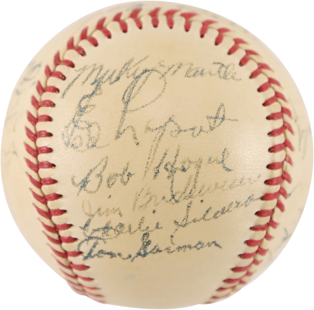 - 1952 World Champion New York Yankees Team Signed Baseball (PSA)
