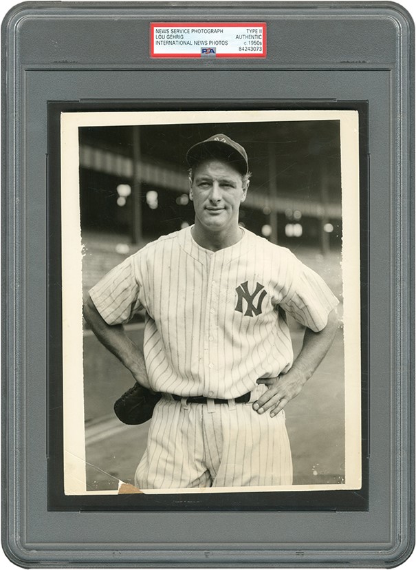 Lou Gehrig Posed Photograph (PSA)
