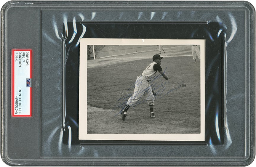 Clemente and Pittsburgh Pirates - 1960s Roberto Clemente Signed Photograph (PSA)