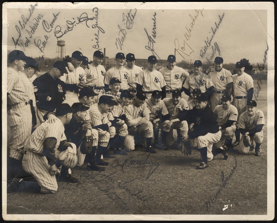 - 1943 World Champion New York Yankees Team-Signed Photograph (PSA)