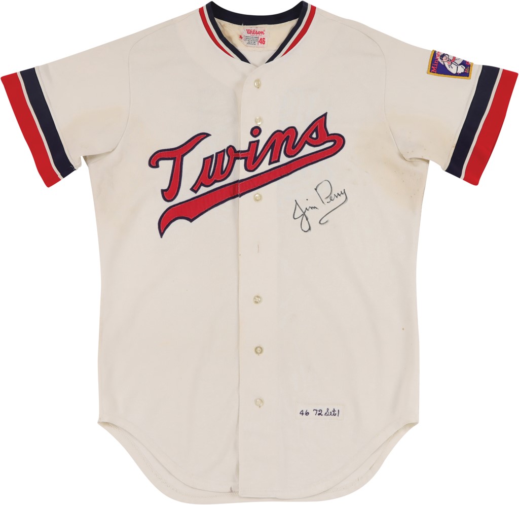 - 1972 Jim Perry Minnesota Twins Signed Game Worn Jersey