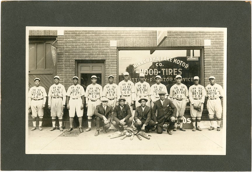- 1930s Minnehaha Lake Motor Co. Black Baseball Team Photograph