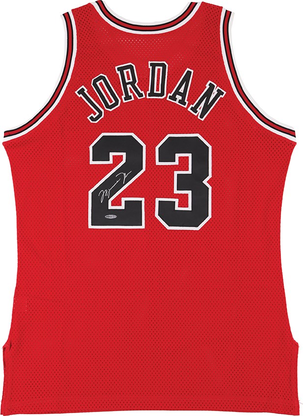 1995-96 Michael Jordan Chicago Bulls Signed Jersey (UDA)