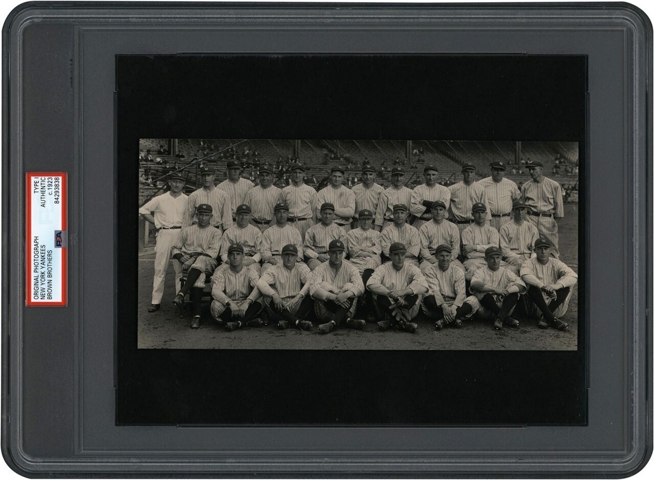 - 1923 New York Yankees Team Photograph w/ Lou Gehrig (PSA Type I)