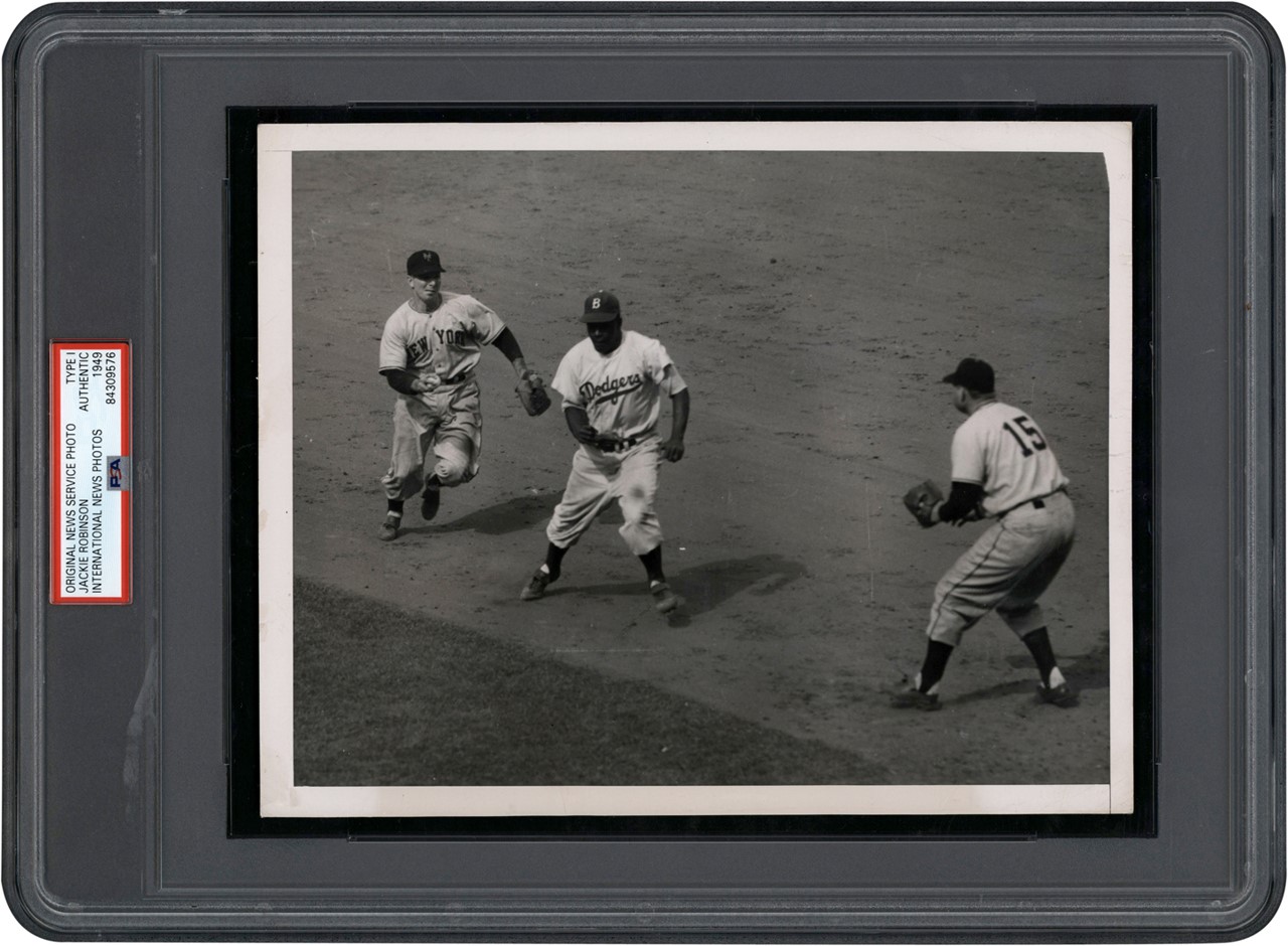 - 1949 Jackie Robinson Caught in a Squeeze Photograph (PSA Type I)