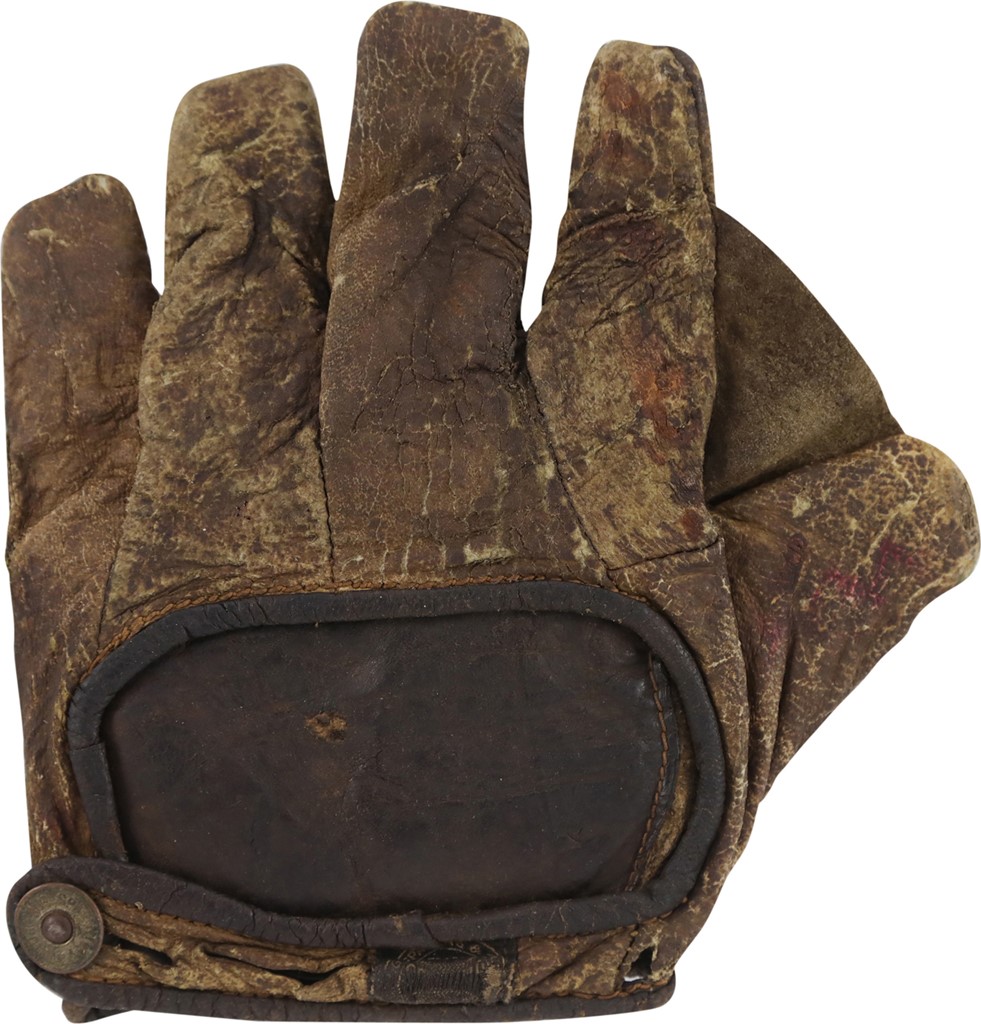 Baseball Memorabilia - Early 1900s Spalding Crescent Palm Baseball Glove