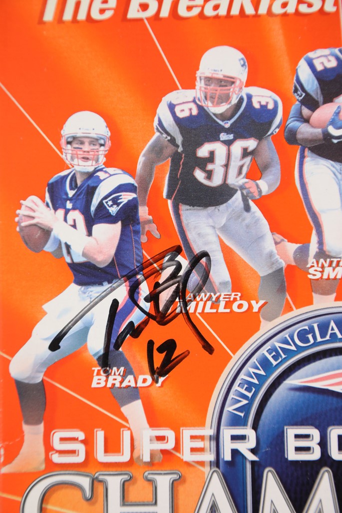 Football - Tom Brady Signed Super Bowl XXXVI Champions Wheaties Box