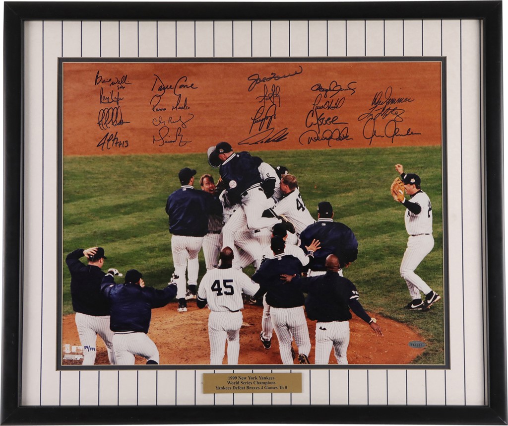 - 1999 New York Yankees Team Signed Photo (JSA)