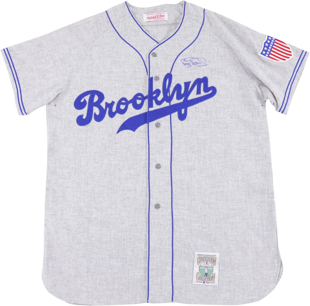 Baseball Equipment - 1992 Darryl Strawberry Photo-Matched Uniform and Bat Used for Leaf Heritage Series Card