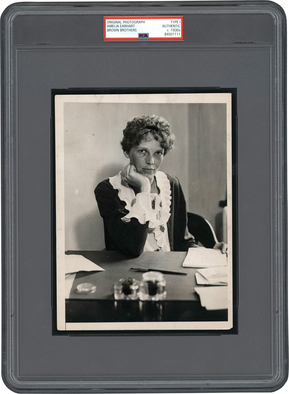 - Amelia Earhart Photograph (PSA Type I)