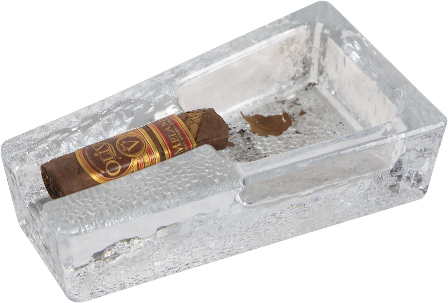 - Michael Jordan Smoked Cigar with Photo Proof