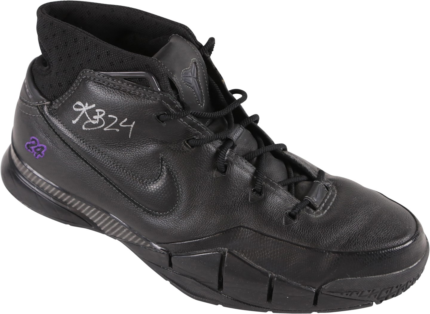 - 11/5/06 Kobe Bryant Los Angeles Lakers Game Worn Nike Zoom I Shoe vs. Seattle Super Sonics (Photo-Matched)
