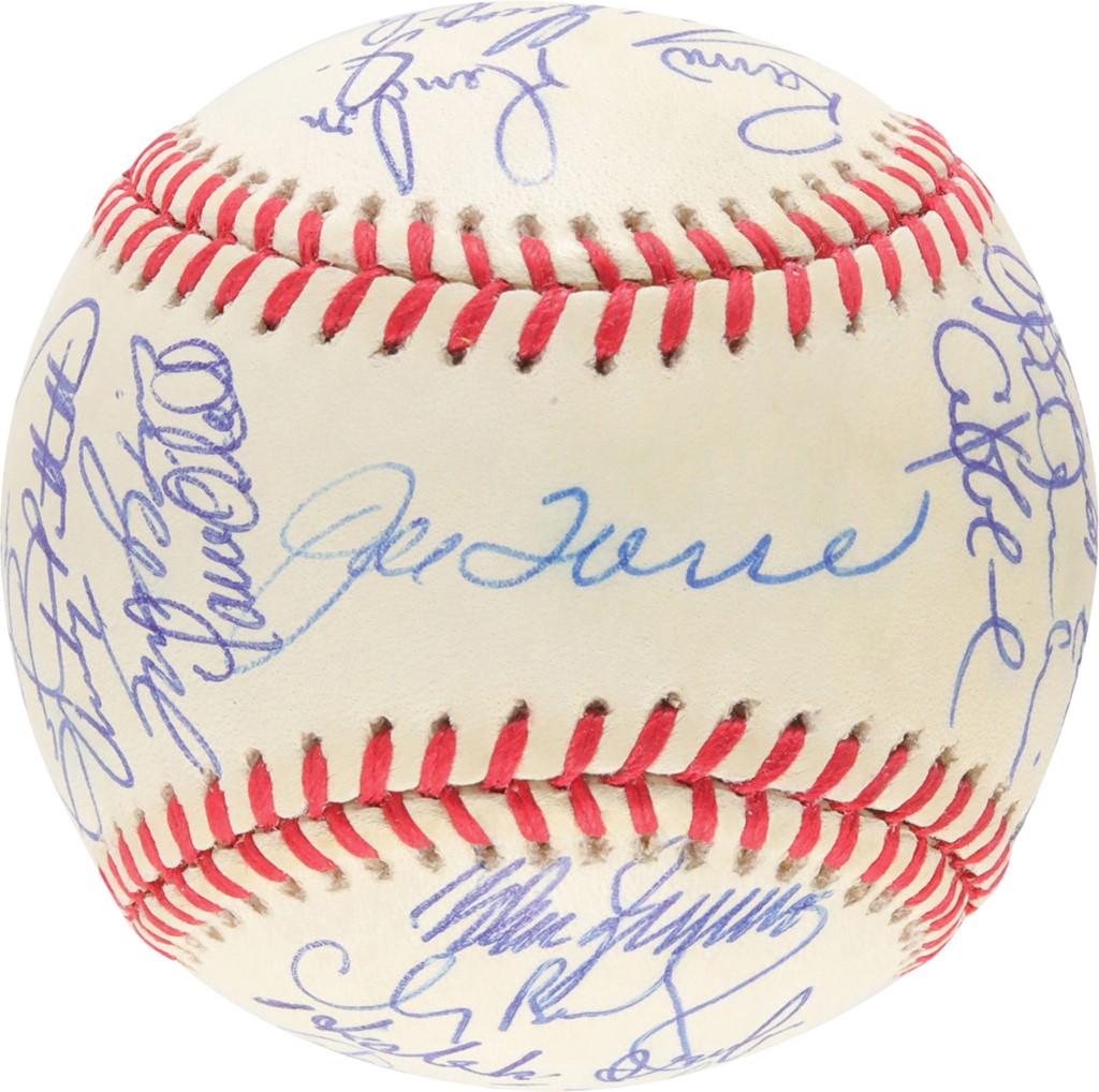 - 1999 World Champion New York Yankees Team-Signed Baseball - 31 Autos (PSA)