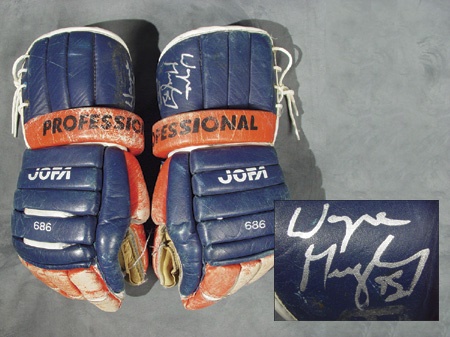 Wayne Gretzky Dual Signed Game Used Easton Hockey Gloves JSA & Grey Fl —  Showpieces Sports