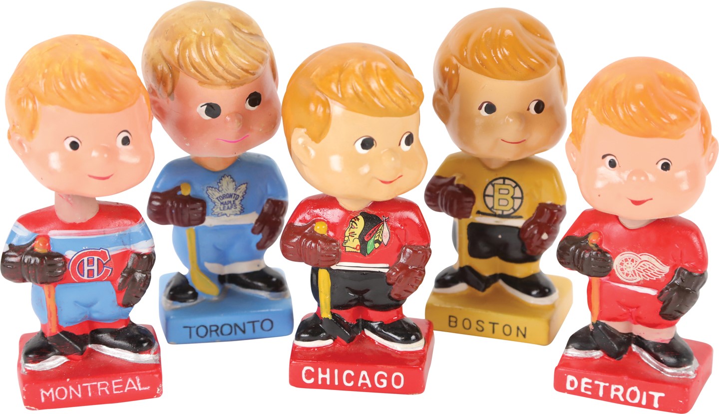 - 1961-1963 NHL Mini Hockey Bobble Head Dolls (5)