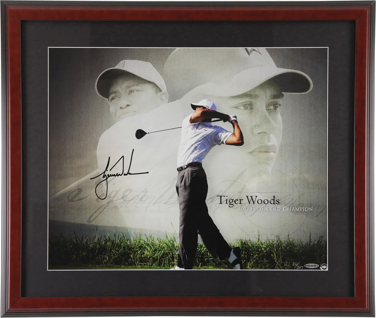 Olympics and All Sports - Tiger Woods 2007 FedEx Cup Champion Oversized Limited Edition Signed Photograph 26/207 (UDA)