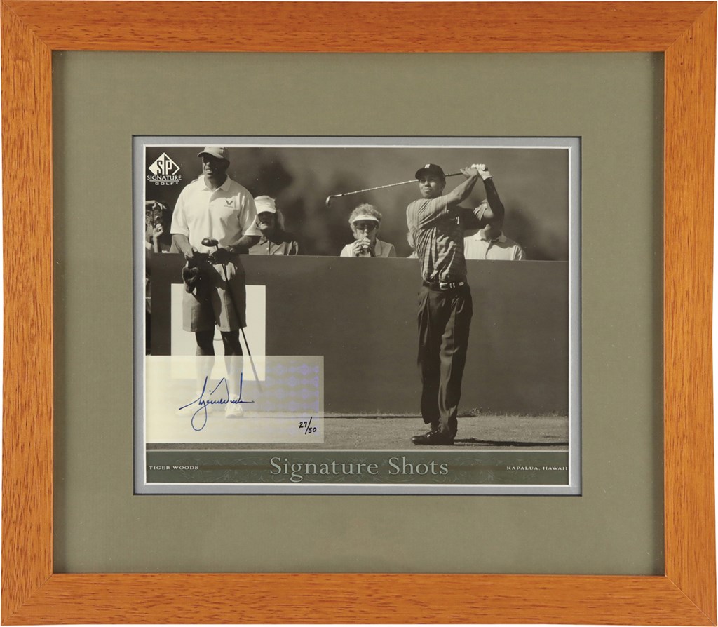 - 2005 Upper Deck Signature Shots Golf Tiger Woods Signed Card LE 27/50