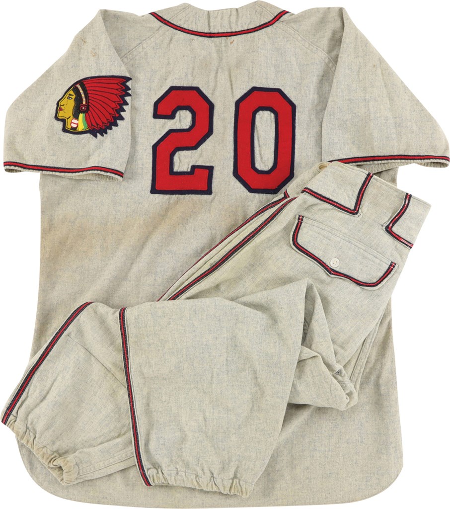 Baseball Equipment - Remarkable 1940s Boston Braves Minor League Uniform