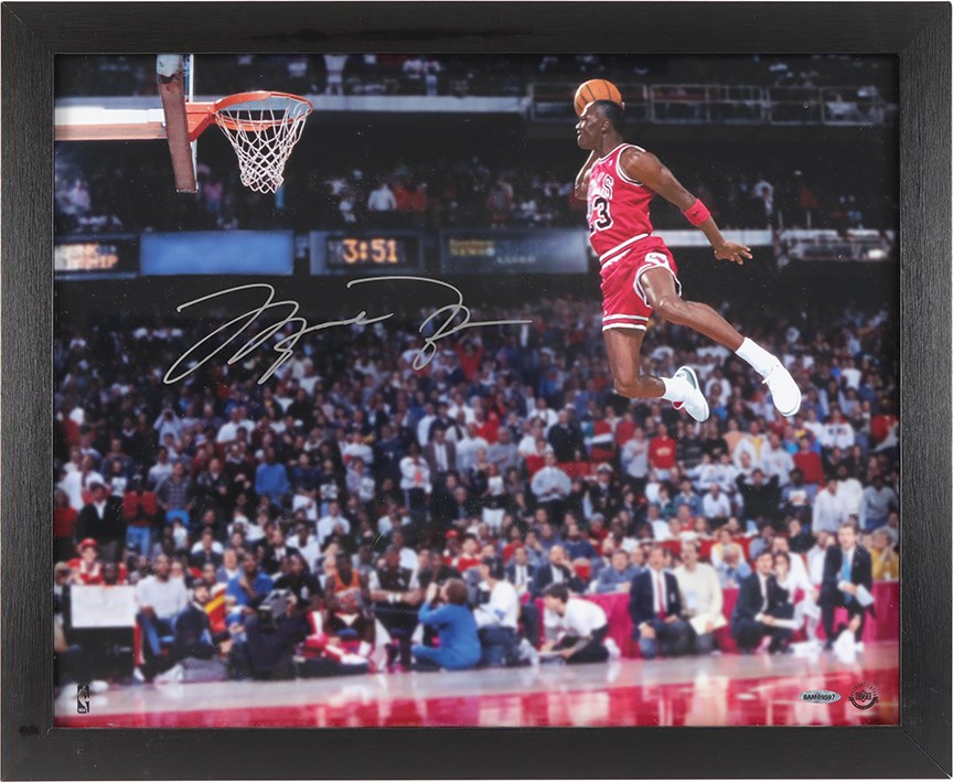 Basketball - Michael Jordan Signed Gatorade Slam Dunk Oversize Photograph (UDA)