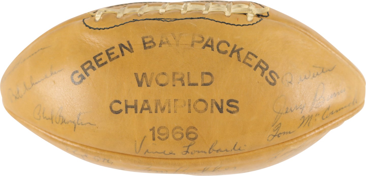 - 1967 Green Bay Packers Super Bowl II World Champions Team Signed Football (JSA)