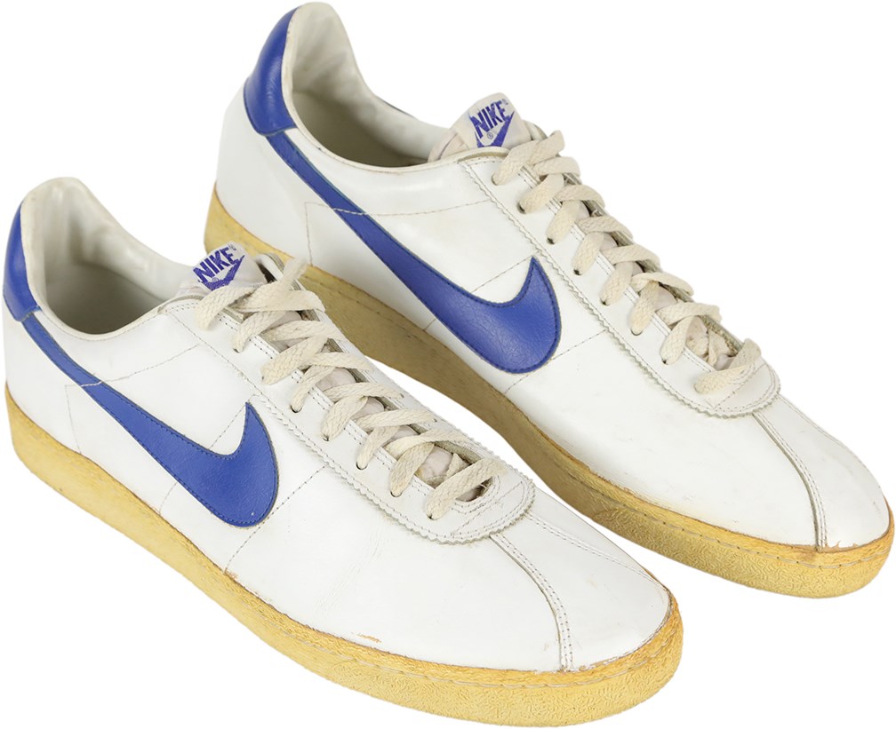 Basketball - Circa 1980s Nike 4000 Bruin Sneakers