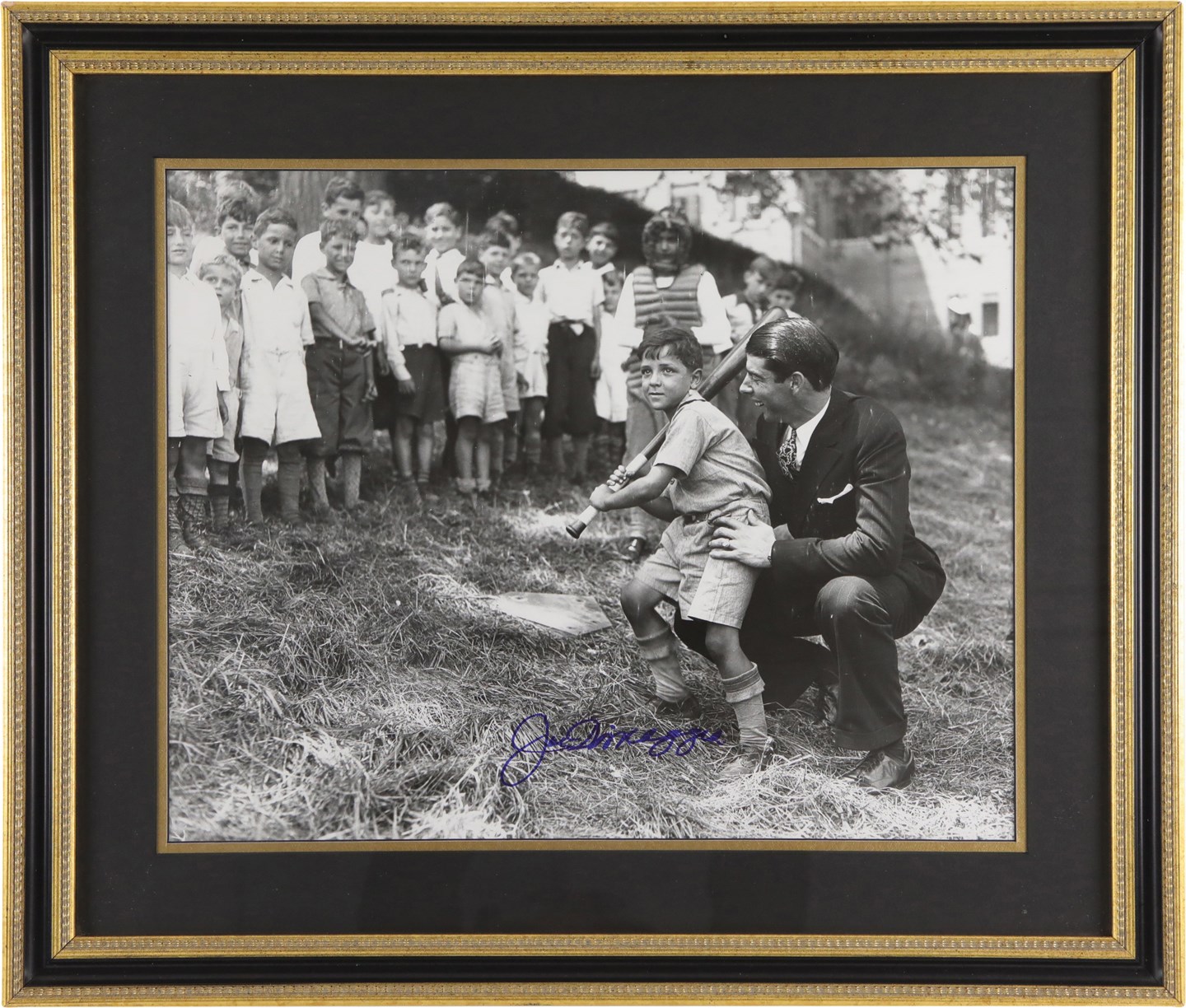 - Joe DiMaggio Signed Oversized Photograph (PSA GEM MINT 10)