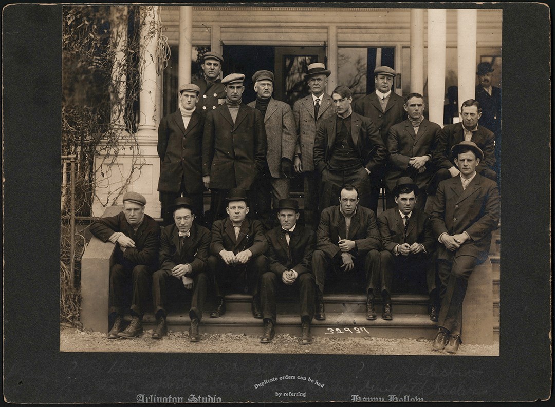 - 1907 New York Highlanders (Yankees) Original Team Photograph feat. Willie Keeler & Jack Chesbro