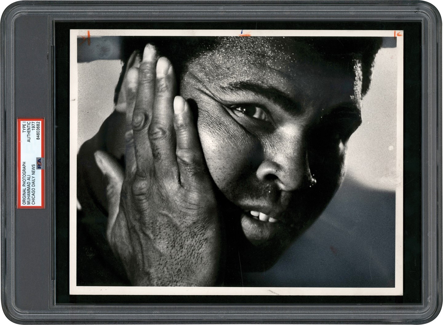 - 1977 Muhammad Ali Original Chicago Daily News Photograph (PSA Type I)