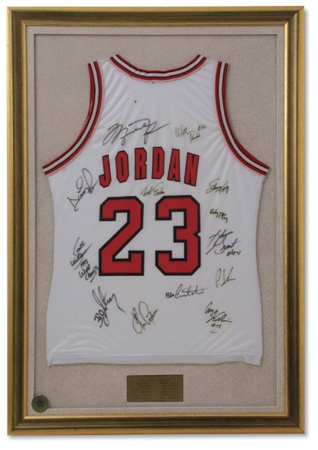 Basketball - 1993 Chicago Bulls World Champions Signed Jersey