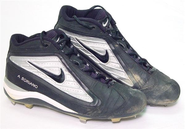 NY Yankees, Giants & Mets - 2001 Alfonso Soriano Game Worn Spikes