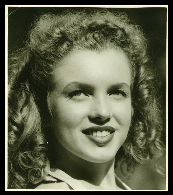 Marilyn Monroe Vintage Photograph (8x10")