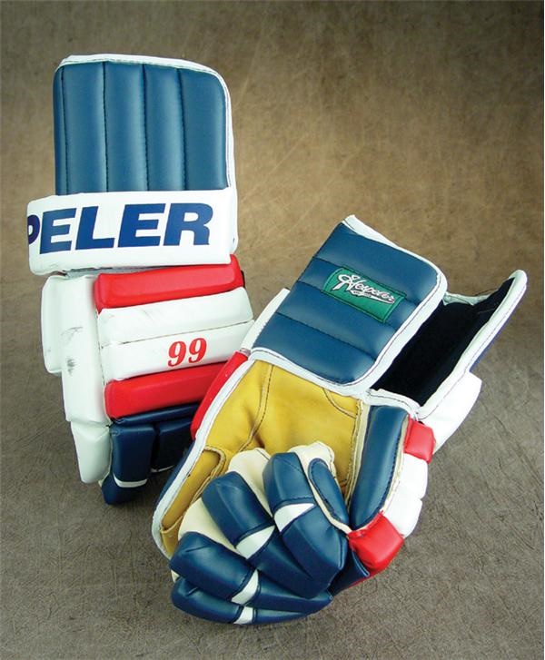 1998-99 Wayne Gretzky NY Rangers Game Worn Gloves