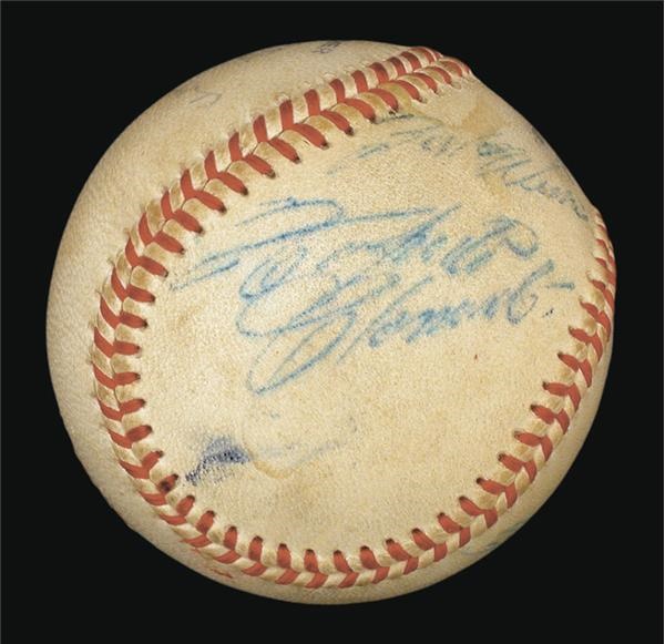 Autographed Baseballs - Roberto Clemente Signed Baseball