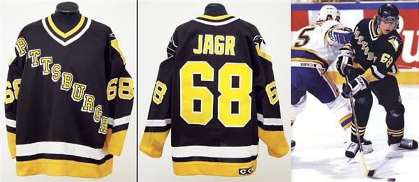 1992-93 Jaromir Jagr Pittsburgh Penguins Game Worn Jersey - Photo