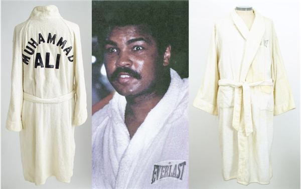- Muhammad Ali Training Robe From The Larry Holmes Fight