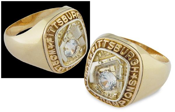 Clemente and Pittsburgh Pirates - 1960 Pittsburgh Pirates World Series Ring