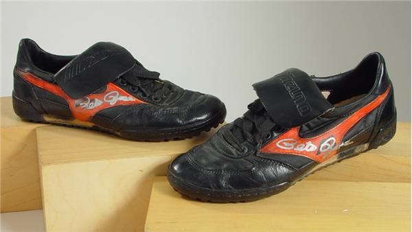 - 1985 Pete Rose Game Used Cleats