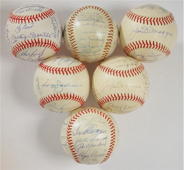 - New York Yankees Team Signed Baseball Collection (12)