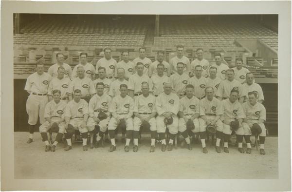 - 1928 Cincinnati Reds 22x14” Panoramic Photograph with Colorful Roster
