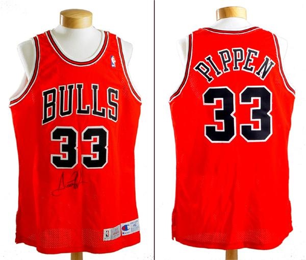 - 1993-94 Scottie Pippen Game Used Jersey