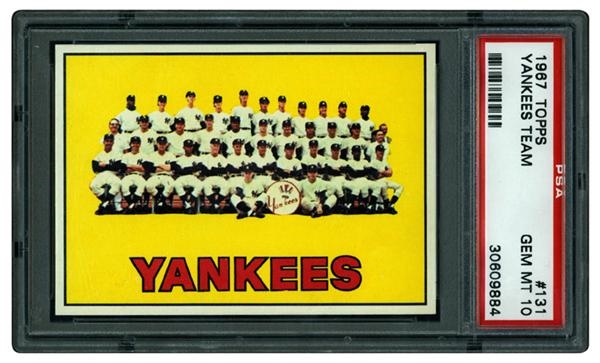 - 1967 Topps #131 Yankees Team PSA 10