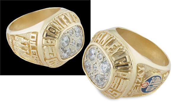 Hockey Rings and Awards - 1988 Wayne Gretzky Edmonton Oilers Stanley Cup Championship Ring