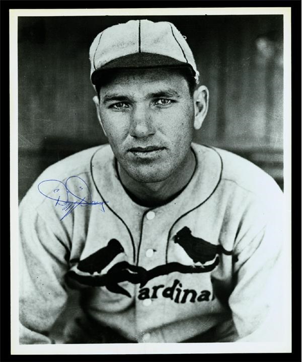 Baseball Autographs - Great Dizzy Dean Signed Photograph