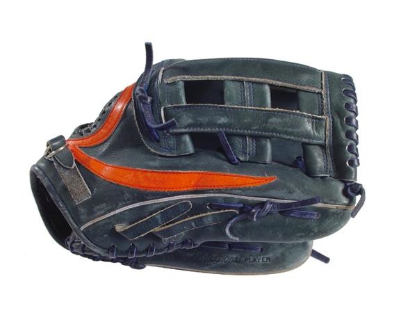 MLB - Sammy Sosa Practice Glove