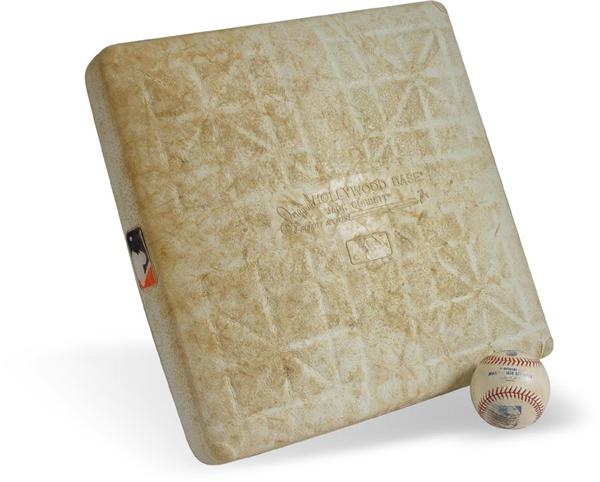 2003 Barry Bonds 500th Stolen Base Game Used Base & Ball