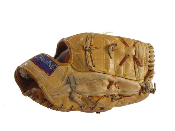 New York Mets - Tom Seaver Game Used Glove