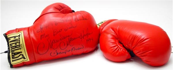 Muhammad Ali & Boxing - Everlast Boxing Gloves signed by Marvin Hagler