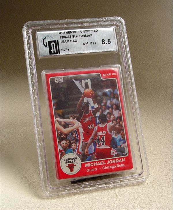 Basketball Cards - 1984/85 Star Basketball Chicago Bulls Team Bag with Jordan Rookie GAI 8.5