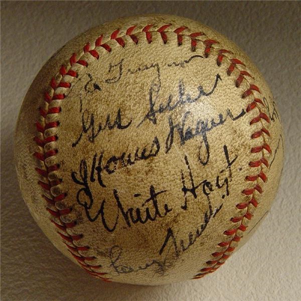 Clemente and Pittsburgh Pirates - 1934 Pittsburgh Pirates Signed Baseball with LOA