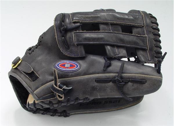 Baseball Equipment - Sammy Sosa Easton Game Used Glove